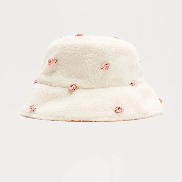 NWT🌹💕Pink Rosette Sherpa Bucket Hat 💕🌹 - Picture 3 of 9